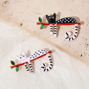 Broche Chat en Émail Créative pour Vêtements Alliage de Zinc Animal Chaton sur Branche Bijoux Décoratifs de Mode