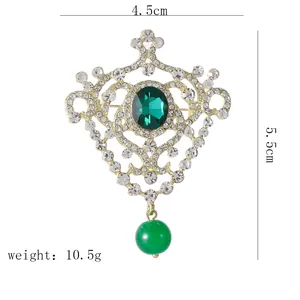 Vintage gold hollow crown brooch with emerald stones and rhinestones, 5.5cm elegant pin