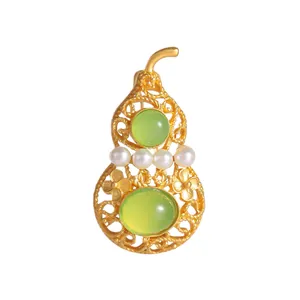 Broche gourde en filigrane doré avec pierres précieuses vertes et perles pour robes