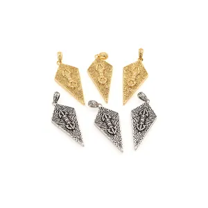 18K vergoldeter Dart-Anhänger mit Zirkonia und filigraner, klassischer Metallgravur