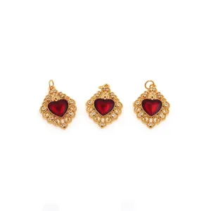 18K vergoldete Herzanhänger mit rotem Stein und Barock-Filigran für Schmuck-DIY-Designs