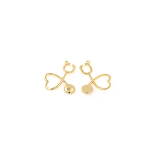 Ciondolo a forma di stetoscopio a cuore placcato oro 18K per creazione gioielli DIY