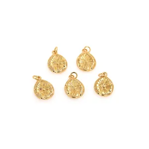 Detail van vijf 18K vergulde zonnestraalhangers voor DIY-sieraden maken van accessoires