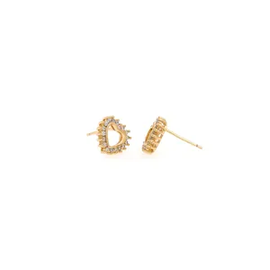 Elegantes pendientes de corazón bañados en oro de 18K con pavé de circonitas brillantes