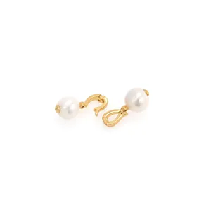 Boucles d'oreilles perles plaquées or 18 carats avec fermoir homard serti de zircons