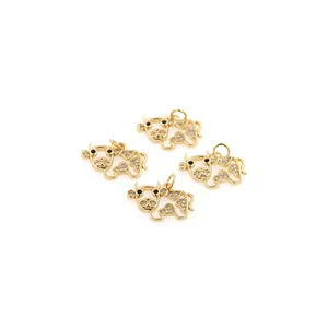 Set van vier 18K vergulde koehangers met sprankelende zirkonia voor DIY-sieraden