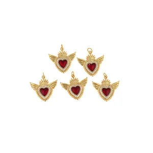 Lot de 5 pendentifs cœur ailé plaqués or 18K avec zircon rouge et cristaux brillants