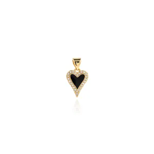 Pendentif cœur plaqué or 18K avec émail noir et pavage étincelant de zircons blancs