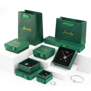 Dunkelgrünes Schmuck-Geschenkbox-Set mit Goldlogo, inklusive Tasche, Ring- und Halskettenbox