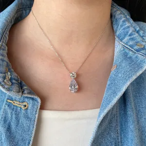 Élégant collier en argent S925 avec pendentif étincelant en zircone cubique poire