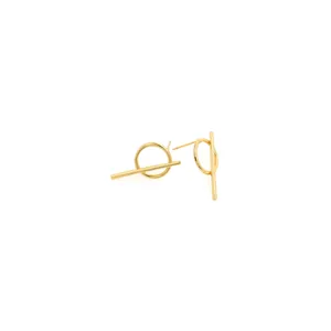 Détail des boucles d'oreilles géométriques dorées 18K avec barre en T et finition polie