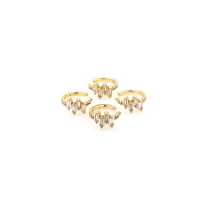 Set aus vier 18K vergoldeten Ear Cuffs mit Zirkonia und funkelnden Kristallen
