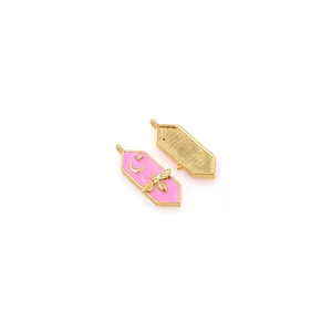 Sechseckiger Bienenanhänger aus 18K vergoldetem Kupfer mit rosa Emaille und Relief