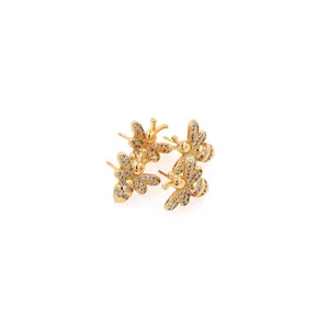Orecchini a perno a forma di ape placcati in oro 18K con ali in zirconi bianchi
