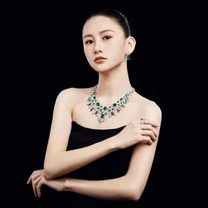 Luxury S925 sterling silver jewelry set with emerald zircon stones for evening banquets