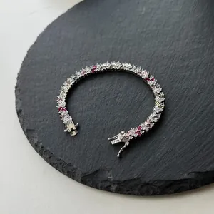 S925 Sterling Silber Tennisarmband mit bunten rechteckigen Zirkonia-Steinen besetzt