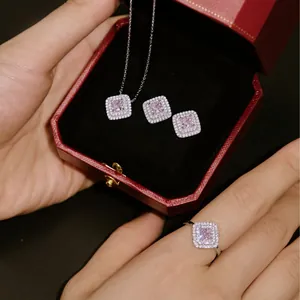 Luxuriöses S925 Sterlingsilber-Set mit rosa Zirkon-Halskette, Ring und Ohrringen