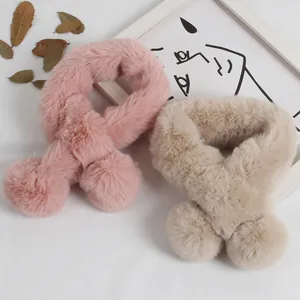 Écharpe en Fausse Fourrure pour Enfants Hiver Chaud Peluche Écharpe à Pompons Cache-Cou Croisé pour Garçons Filles 2 à 6 Ans