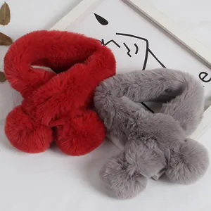 Écharpes d'hiver en fausse fourrure pour enfants avec pompons en rouge et gris