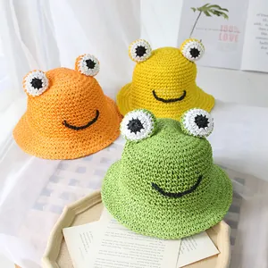 Chapeaux de soleil grenouille au crochet en orange, jaune et vert pour enfants en été