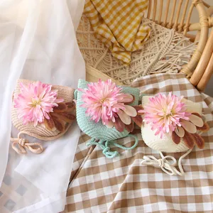 Mini floral straw crossbody bag for girls in pink green and beige summer style