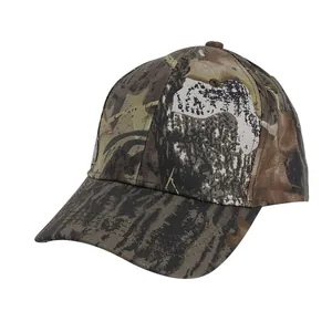 Classic camouflage baseball cap with six-panel structure and durable cotton fabric
