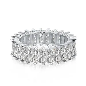 S925 sterling silver eternity ring with radiant cut pavé zircons in a silver finish