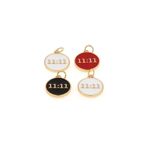 Pendentifs 11:11 en émail plaqué or 18K disponibles en blanc, rouge, noir et crème