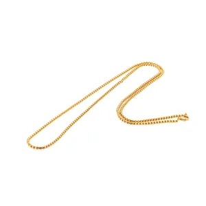 Détail du collier chaîne vénitienne plaqué or 18K avec fermoir mousqueton et maillons