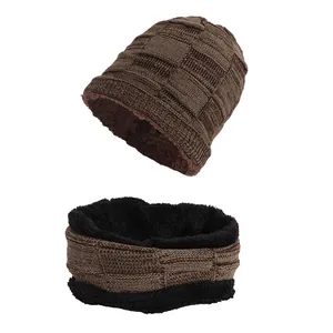 Ensemble bonnet et tour de cou en tricot d'hiver avec doublure polaire chaude marron