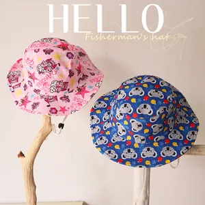 Chapeaux de pêcheur pour enfants en rose et bleu avec cordon coupe-vent réglable
