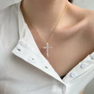S925 sterling zilveren kruis ketting met peer geslepen zirkoon op gouden ketting