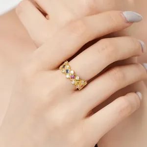 Elegant gold S925 silver ring with colorful square-cut zircons for a vintage woman look