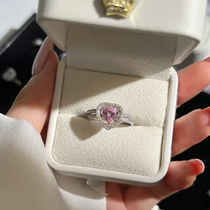 Anillo de plata 925 con circón rosa de corazón en caja de regalo de lujo elegante