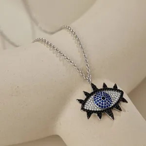 Élégant collier mauvais œil en argent S925 avec zircons cubiques bleus et blancs
