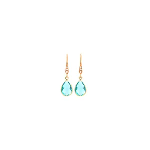 Dettaglio di orecchini a goccia placcati oro 18K con zircone blu e tre perle bianche