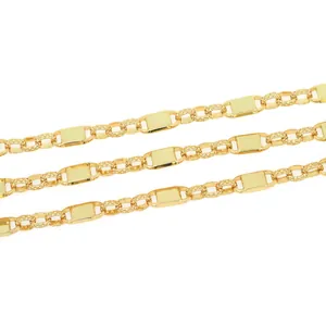 Chaîne géométrique plaquée or 18K avec maillons texturés pour création de bijoux DIY