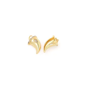 18K gold-plated horn pendant with sparkling zircon stone and micro-pave detailing