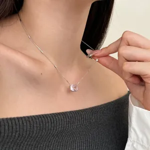S925 Sterlingsilber Kette mit rosa rechteckigem Zirkonia Anhänger für Damen