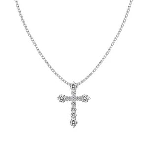 Halskette aus S925 Sterlingsilber mit funkelndem Kreuzanhänger und Zirkonia-Besatz