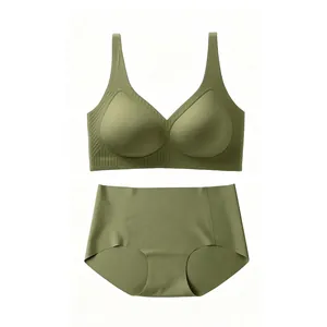 Ensemble de lingerie sans couture vert olive avec soutien-gorge V et culotte