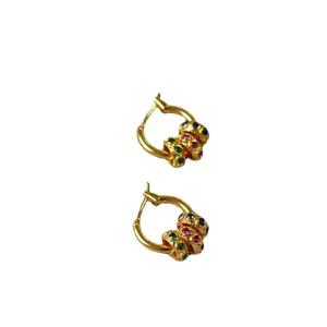 Boucles d'oreilles créoles vintage en laiton doré avec perles en zircon colorées
