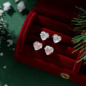 Elegante S925 zilveren hartvormige oorbellen met strik en heldere zirkonia-accenten