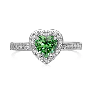 S925 Sterling Silber Ring mit grünem Herzstein und Halo-Diamanten besetzt
