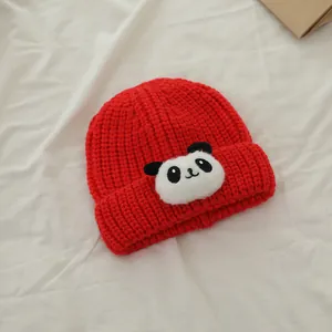 Bonnet en tricot rouge pour enfants avec motif panda mignon et laine épaisse d'hiver