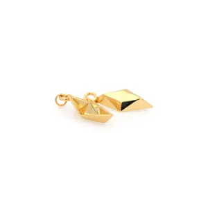 18K vergulde origami boot en geometrische prisma hangers set met metallic glans