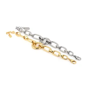 18K gold plated thick geometric link chain bracelet with double ring interlocking detail
