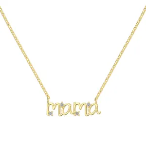 Elegante collar dorado con letras MAMA y circonitas blancas brillantes en una cadena fina