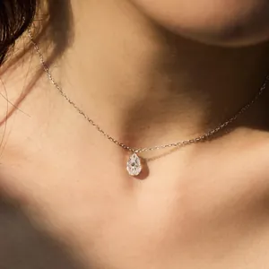 Elegant s925 silver necklace with a sparkling pear-cut cubic zirconia teardrop pendant