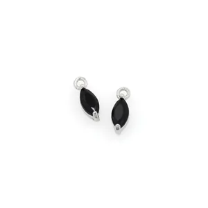 Dettaglio di pietre preziose nere taglio marquise con placcatura argento per gioielli DIY